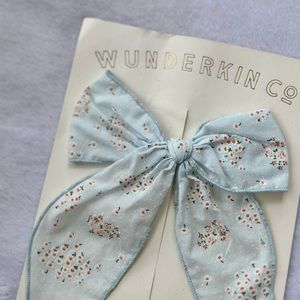 Wunderkin Fable Blue Floral bow. 🎀